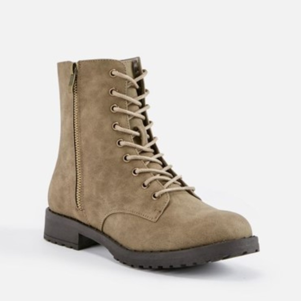 Brand New Winter Lace-up Taupe Flat Boot